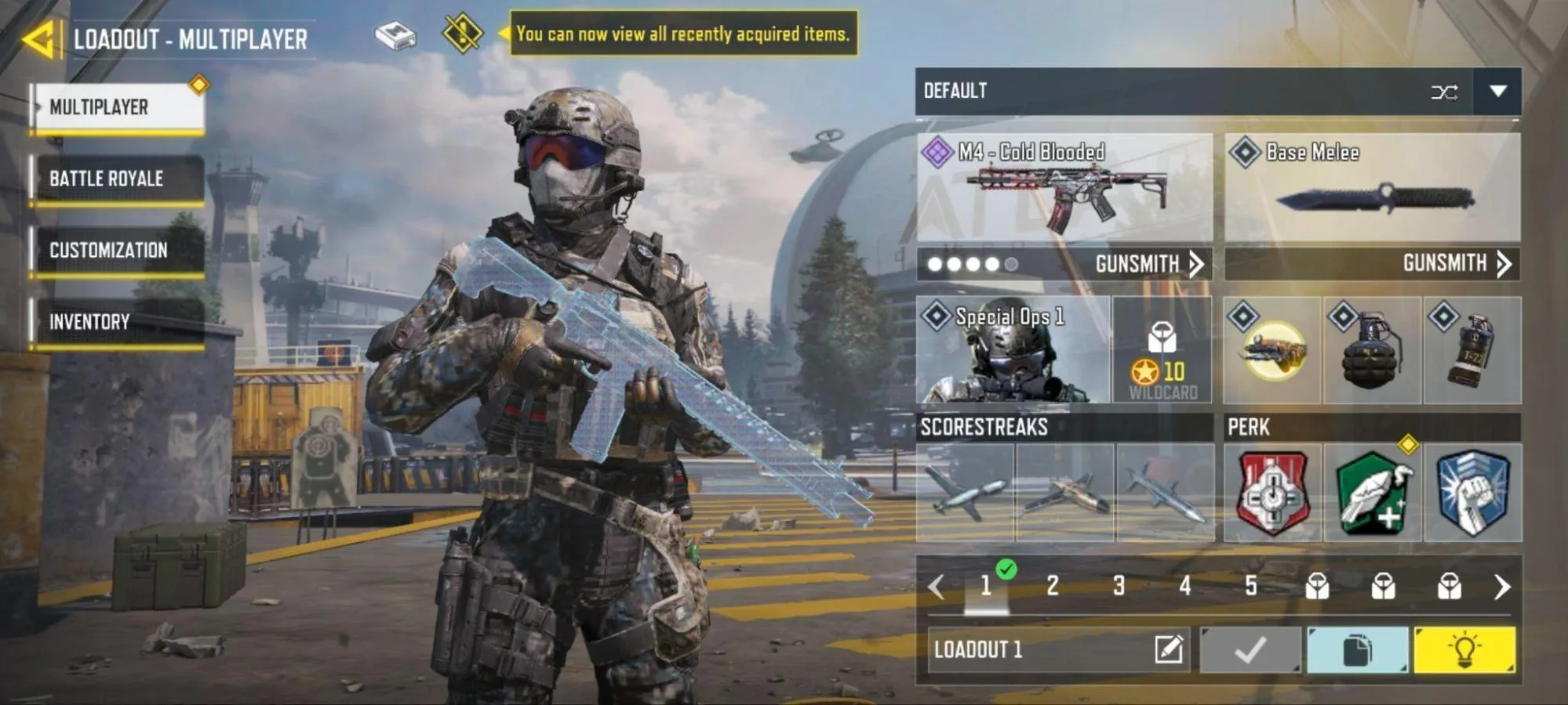 Call of Duty Mobile's multiplayer loadout screen showing an M4 Cold Blooded, a melee weapon, the Gunsmith entries, scorestreaks and perks